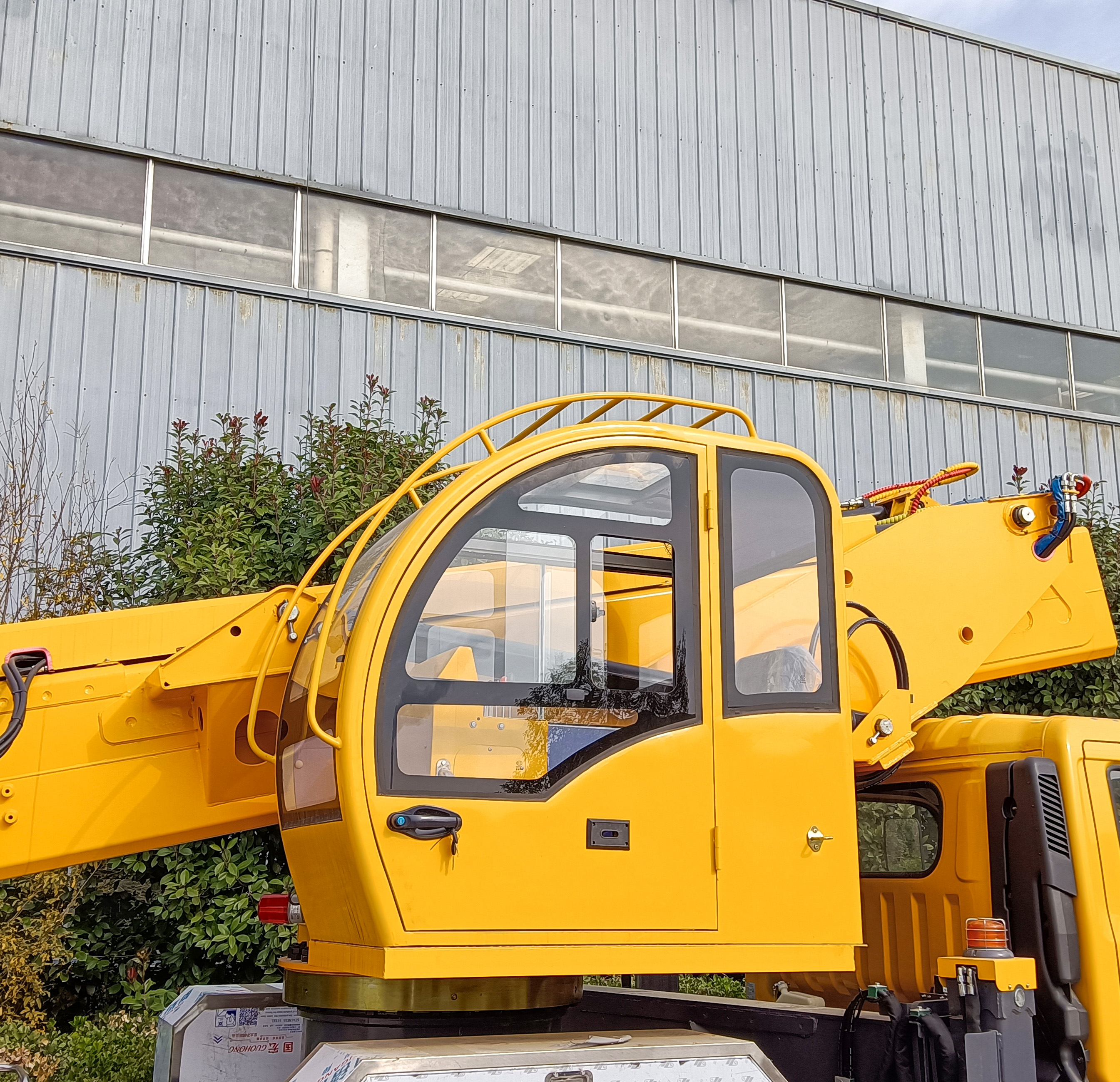 DONGFENG 153HP Telescopic Boom Lift Truck 32m Hydraulic Man Lift Truck in Stock
