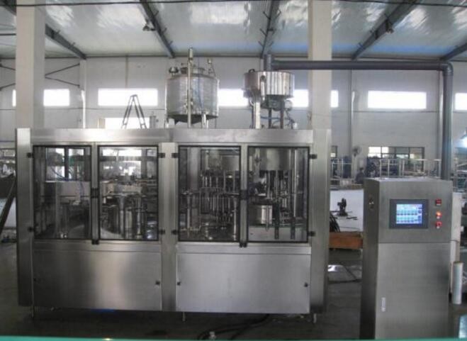 High Speed Automatic Bottle Filling Machine Drinking Water Producing