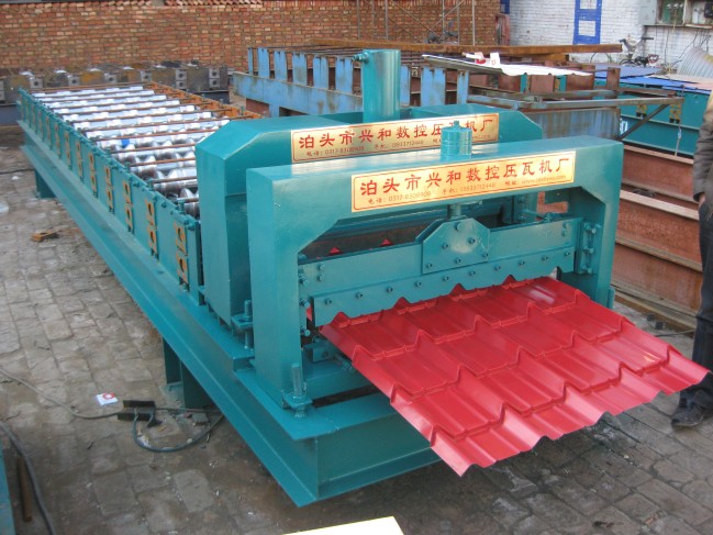 820 Hot Sale Iron Sheet Glazed Roof Making Machine for Building Material
