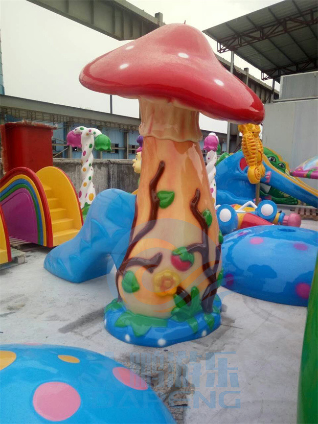 2.6m Height Splash Small Water Slide Fiberglass Mushroom Water Slide For Children