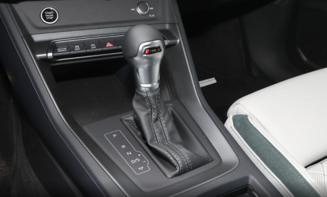 2024 Latest Launch Au-di FAW Volk-swagen Q3 Sportback Fashion Compact SUV with Electric Driver's Seat Adjustment and AWD