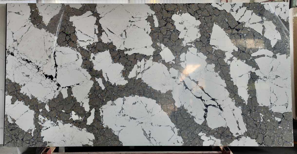 High Ridigity 6mm Artificial Quartz Stone Bathroom Worktops Tiles Quartz Island Top