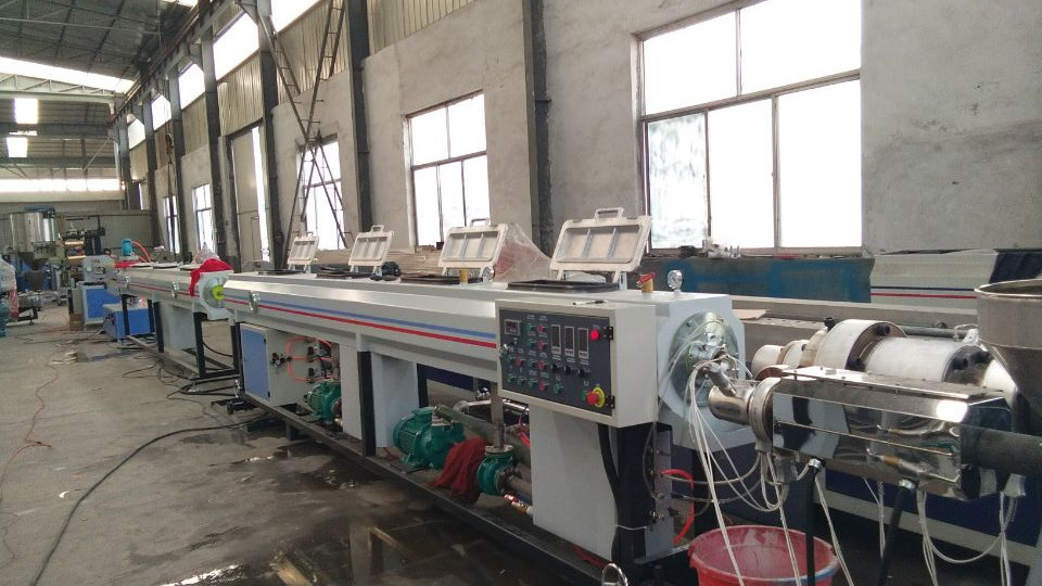 PE HDPE Pressure Pipe Making Machine Single Screw Extruder Machine For Water Sewer Pipe