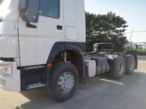 Quality 600L Tanker White Tractor Trailer Truck HW76 Cabin With 1 Sleepers HW19710 Gearbox wholesale