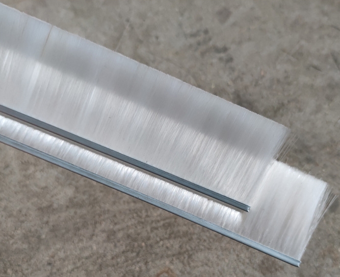 Customized White Nylon Aluminum Alloy Brush Anti-Static Strip Brush