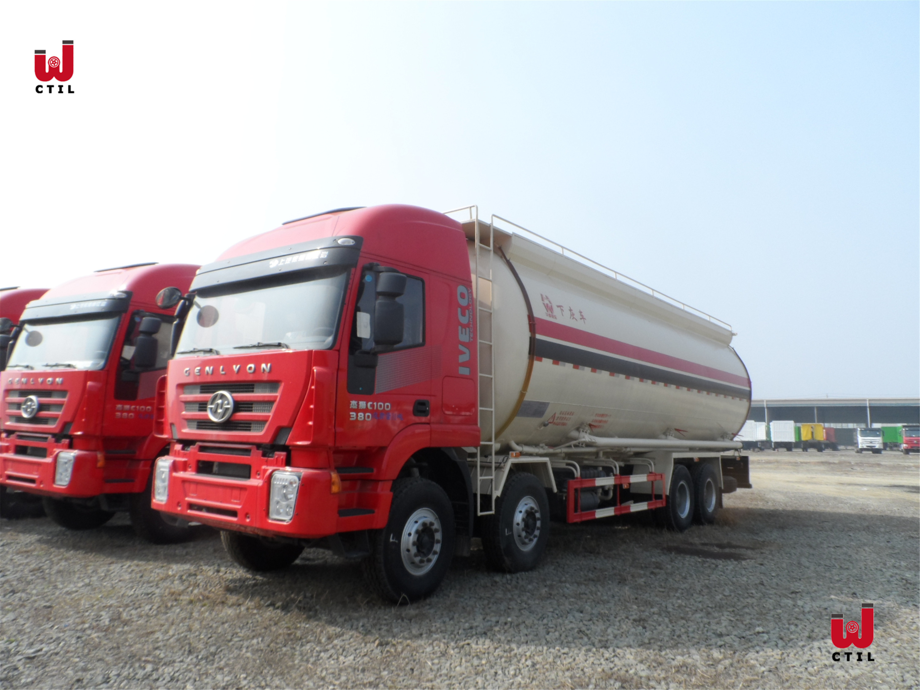 HOWO 8X4 Dry Bulker Cement Truck 9.726l Bulker Cement Tanker