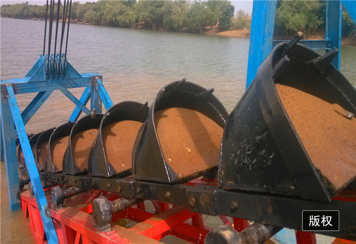 Bucket Chain Dredger Gold Dredging Equipment Working Capacity 120t/H Mining