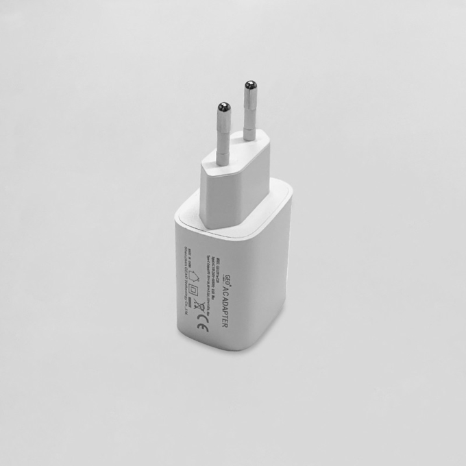 White 2.22A 9V 20W Fast Charger GaN With Over Current Safety Protection
