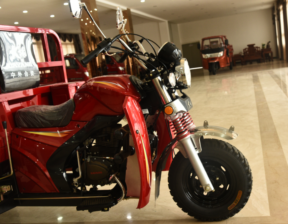 DAYANG 150CC/200CC LED Light 3-wheel Motorcycle Car Perfect for Cargo Transportation