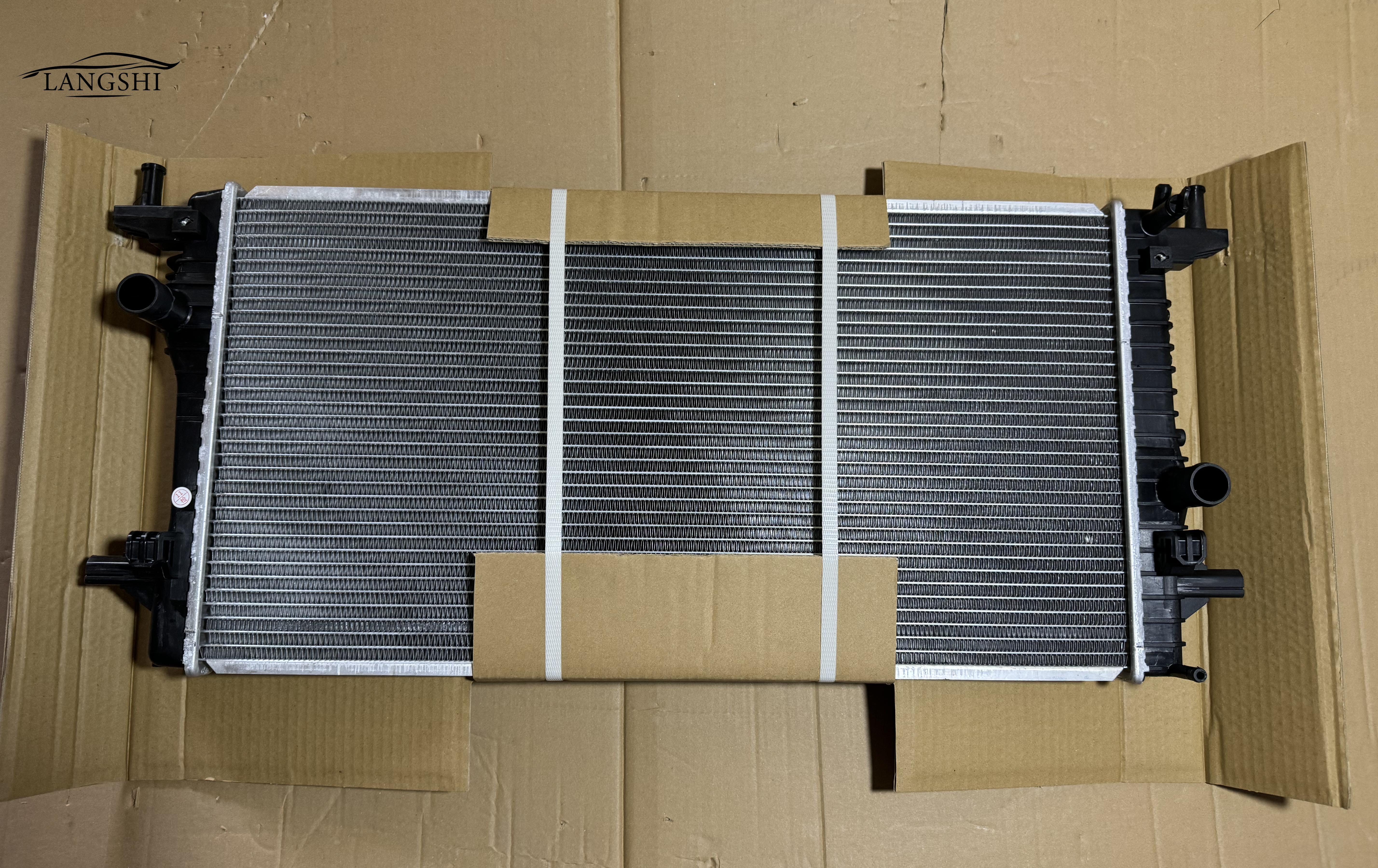 10122633 Auto Spare Parts Aluminum Radiator for MG 6 and ROEWE RX5 Car Cooling System
