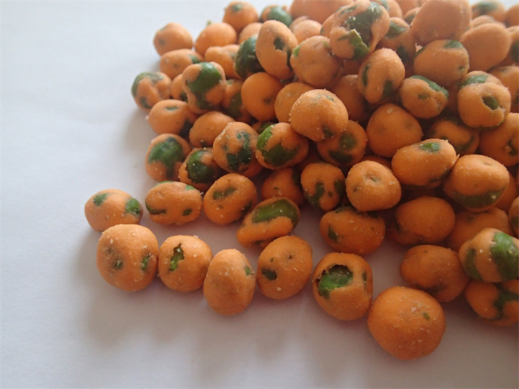 Wheat Flour Healthy Crispy Snacks Chili Coated Green Pea Crisps