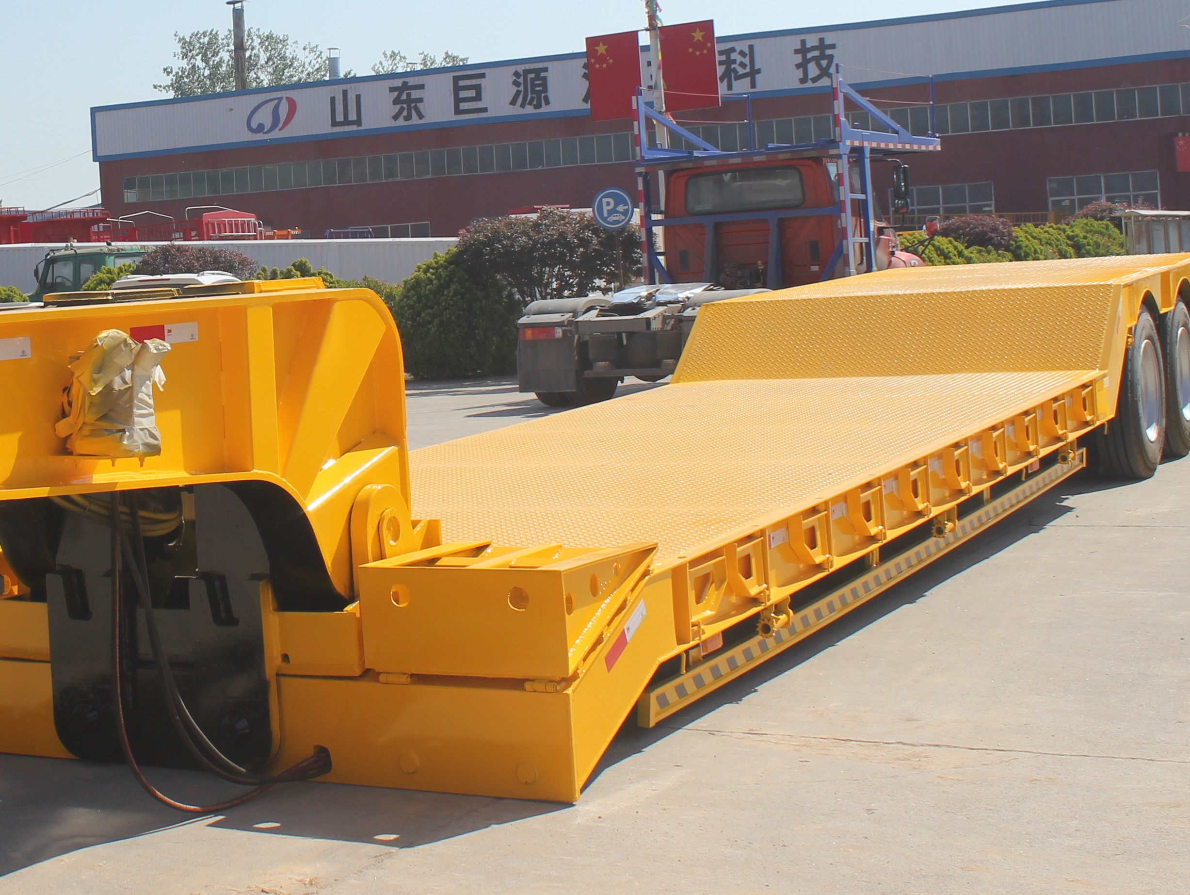 NDRC Announced Enterprise 2 Axle Loader Low Bed Lowboy Trailer with Air Suspension