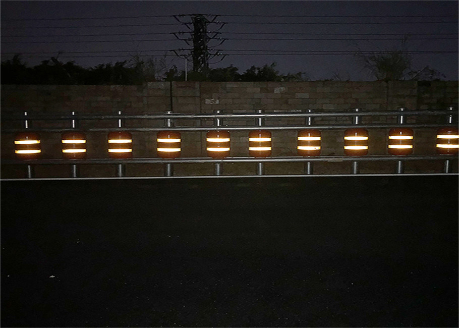 Highway Anti Collision Rotating Guardrail For Dangerous Road Sections Night Light Mode