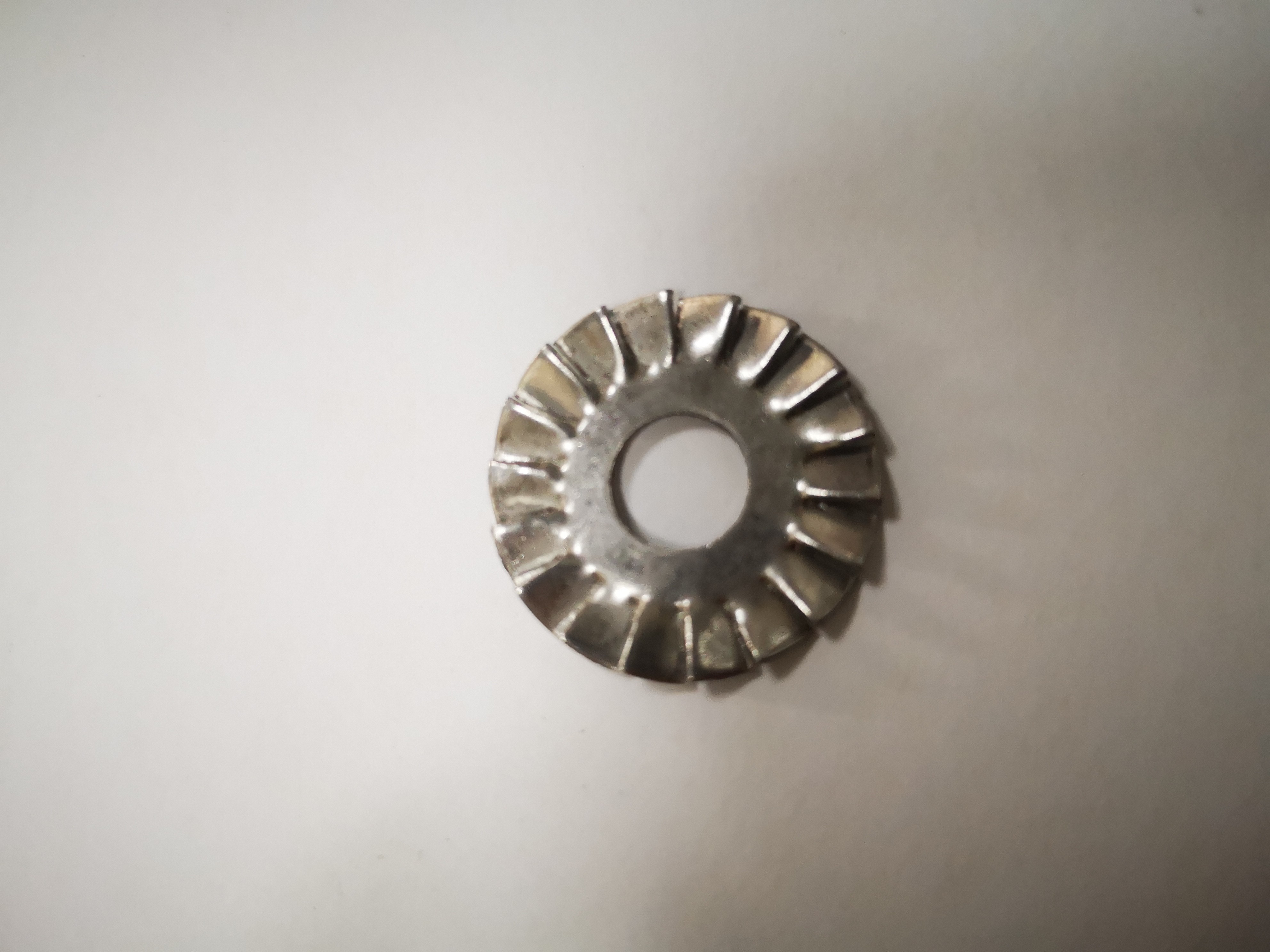 24mm circular solar conductive sheet, stainless steel, no folded edge, with teeth, photovoltaic circular grounding sheet, photovoltaic accessory