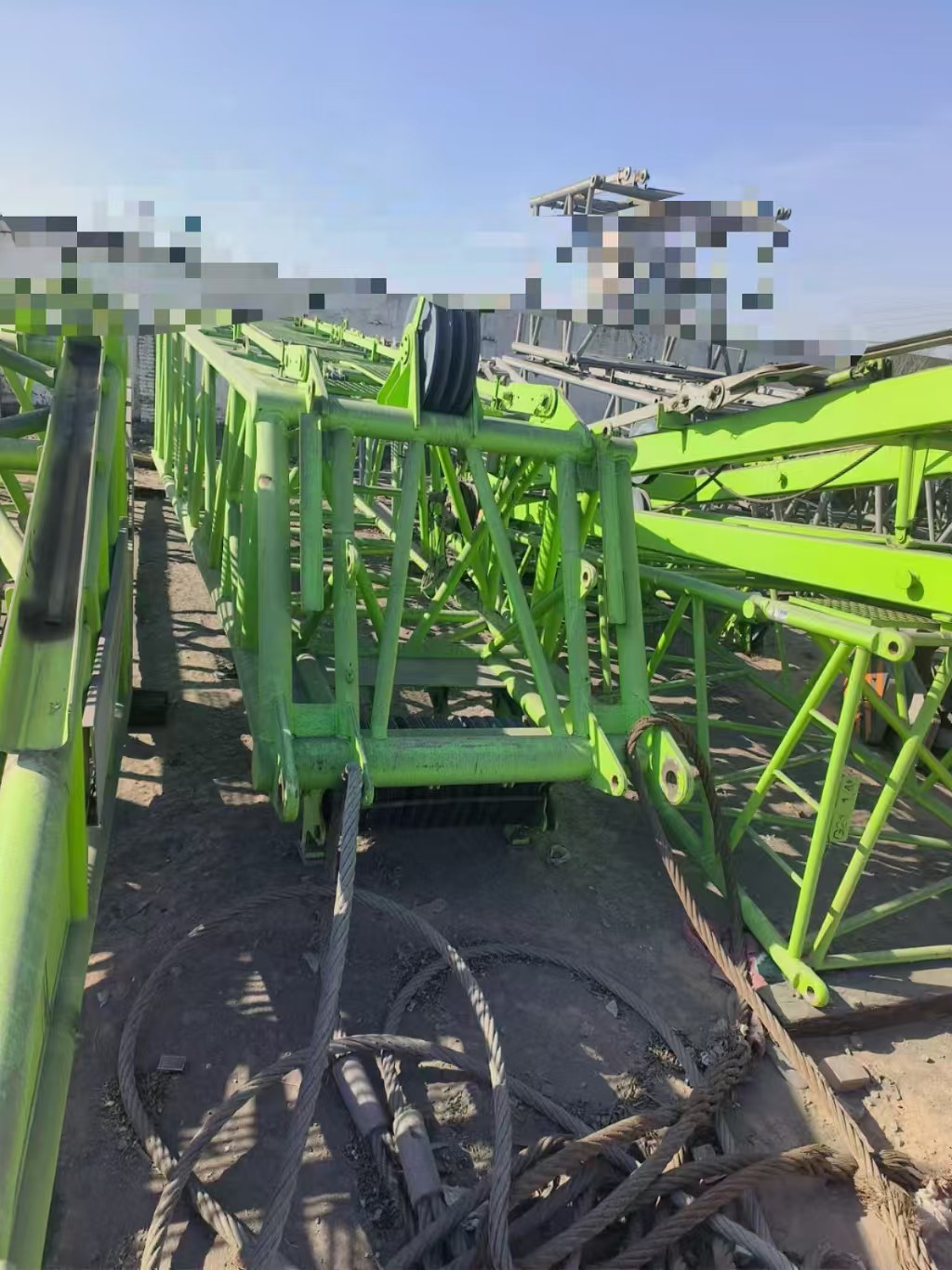 300 Ton Lattice Boom Crane with 132t Maximum Lifting Weight Safe Operation Energy and After-sales Service