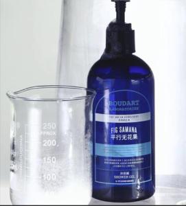 Quality Concentrated Clove Essential Oil Shower Gel with International Klein Blue Design Style wholesale