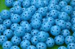 hollow practice golf ball ， hole hole plastic golf ball ， golf ball , golf balls