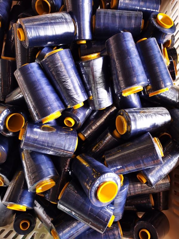 100 Spun Polyester Sewing Thread 40s/2 5000y Grade 4 Washing Color Fastness