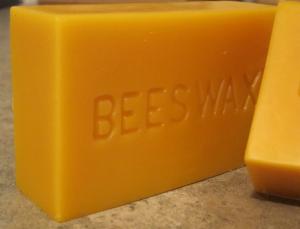Quality OEM Labels Logo 1LB Yellow Solid Beeswax Block For Beard wholesale