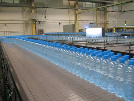 22000 BPH Capacity Water Bottle Filling Machine 380V 50HZ Three Phase Power