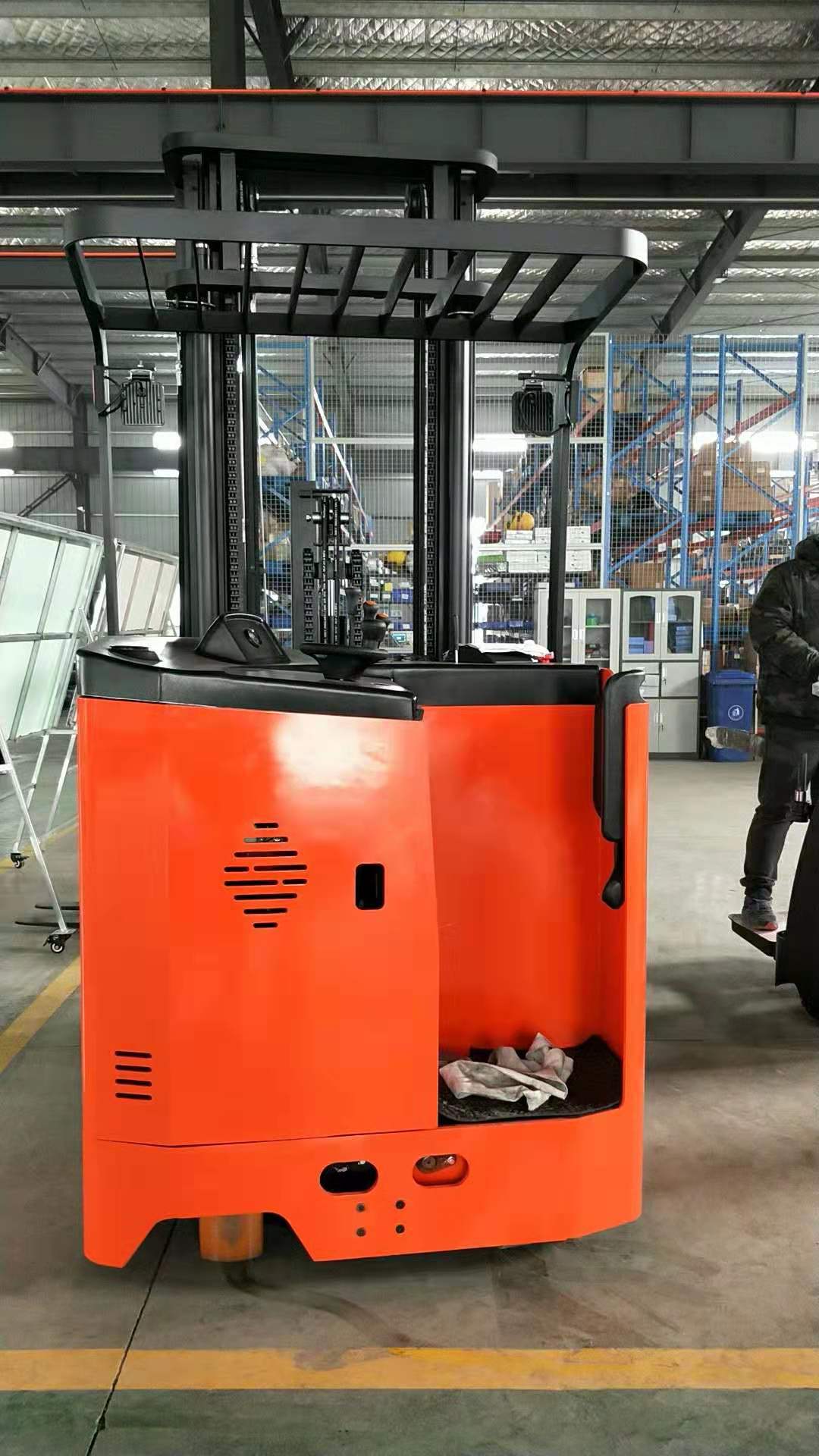 1.5 Ton Electric Stacker Truck / Stand Up Electric Forklift 1345mm Wheelbase