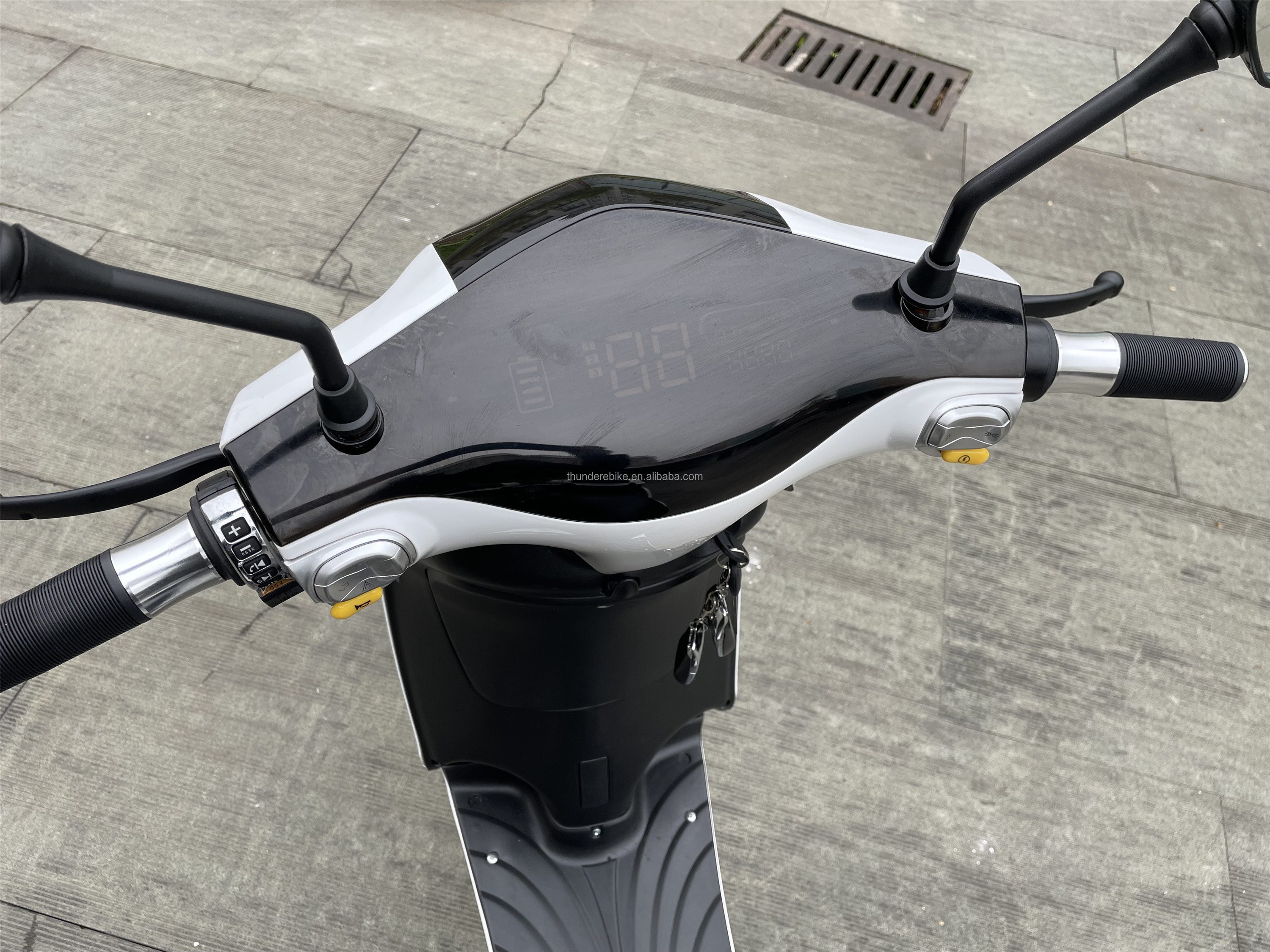 CE EEC Certified Light Weight Europe Style Pedal Assist Lead or Lithium Battery E Scooter With Full Colorful Display Bluetooth
