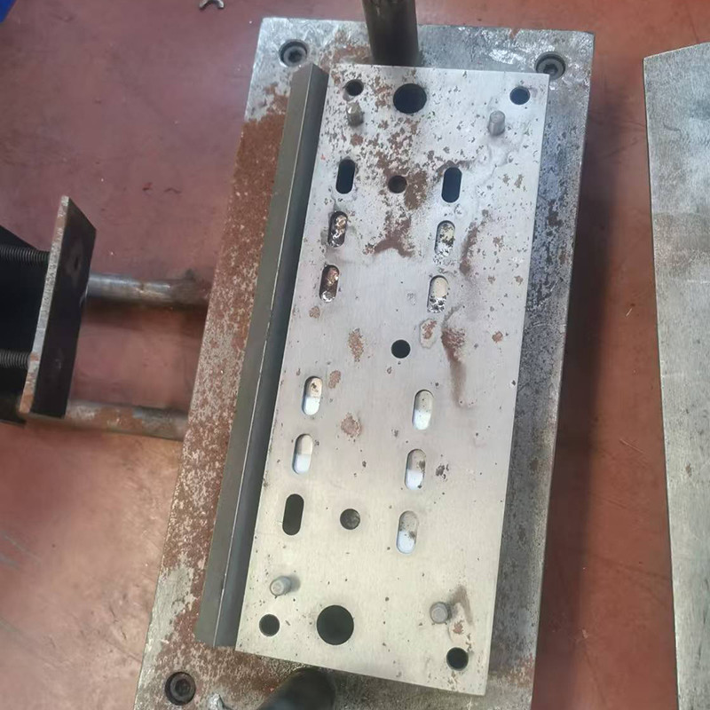 Chain Drive Cable Tray Making Machine For Custom Dimension L*W*H Panels And Custom Panels