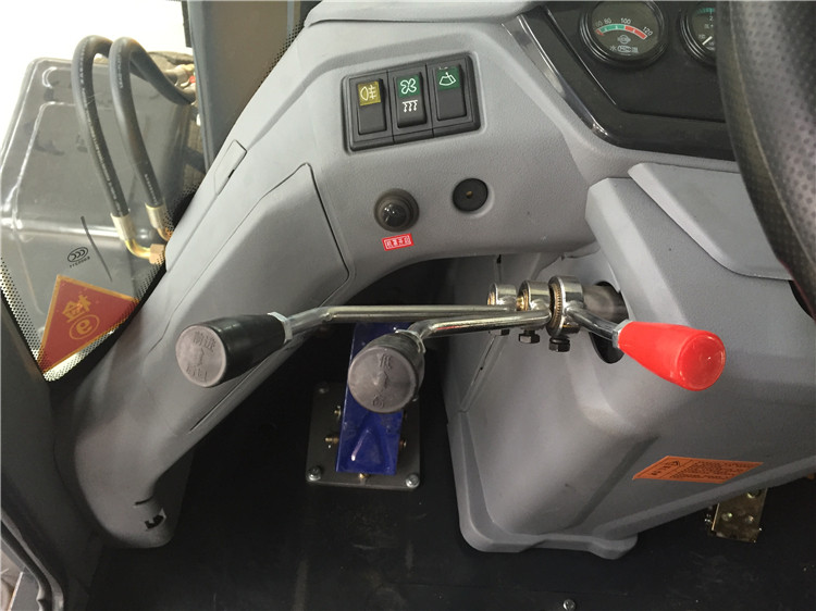Kawasaki Hydraulic Pump Front Loader with Max. Dump Distance of 950mm and Performance