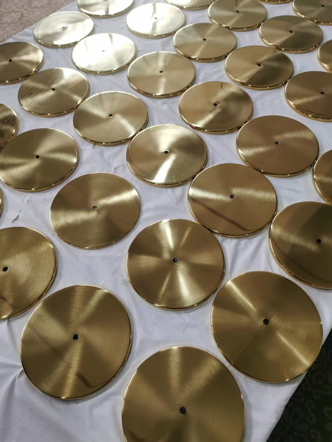 Durable Large Capacity Multi Arc Titanium Gold PVD Coating Machine