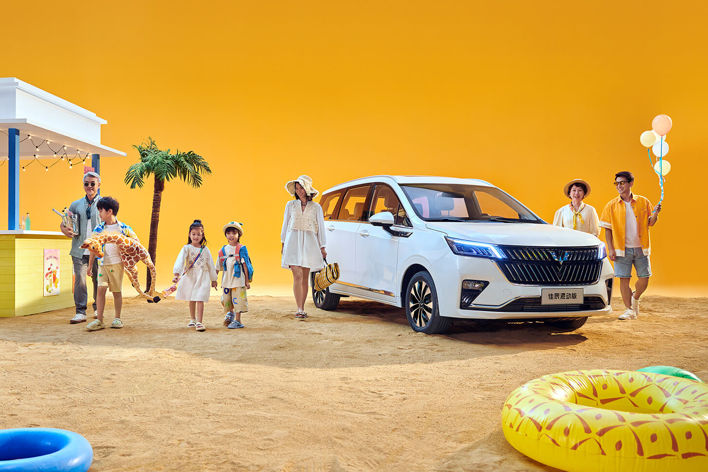 Wuling Jiachen Lithium Battery Hybrid Electric Car with 5-door 7-seat Body Structure