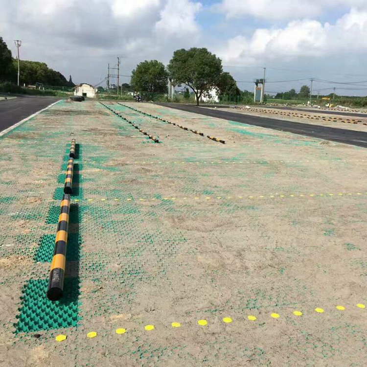 Green Parking and Garden Honeycomb Gravel Grass Paver Manufactured from HDPE Plastic