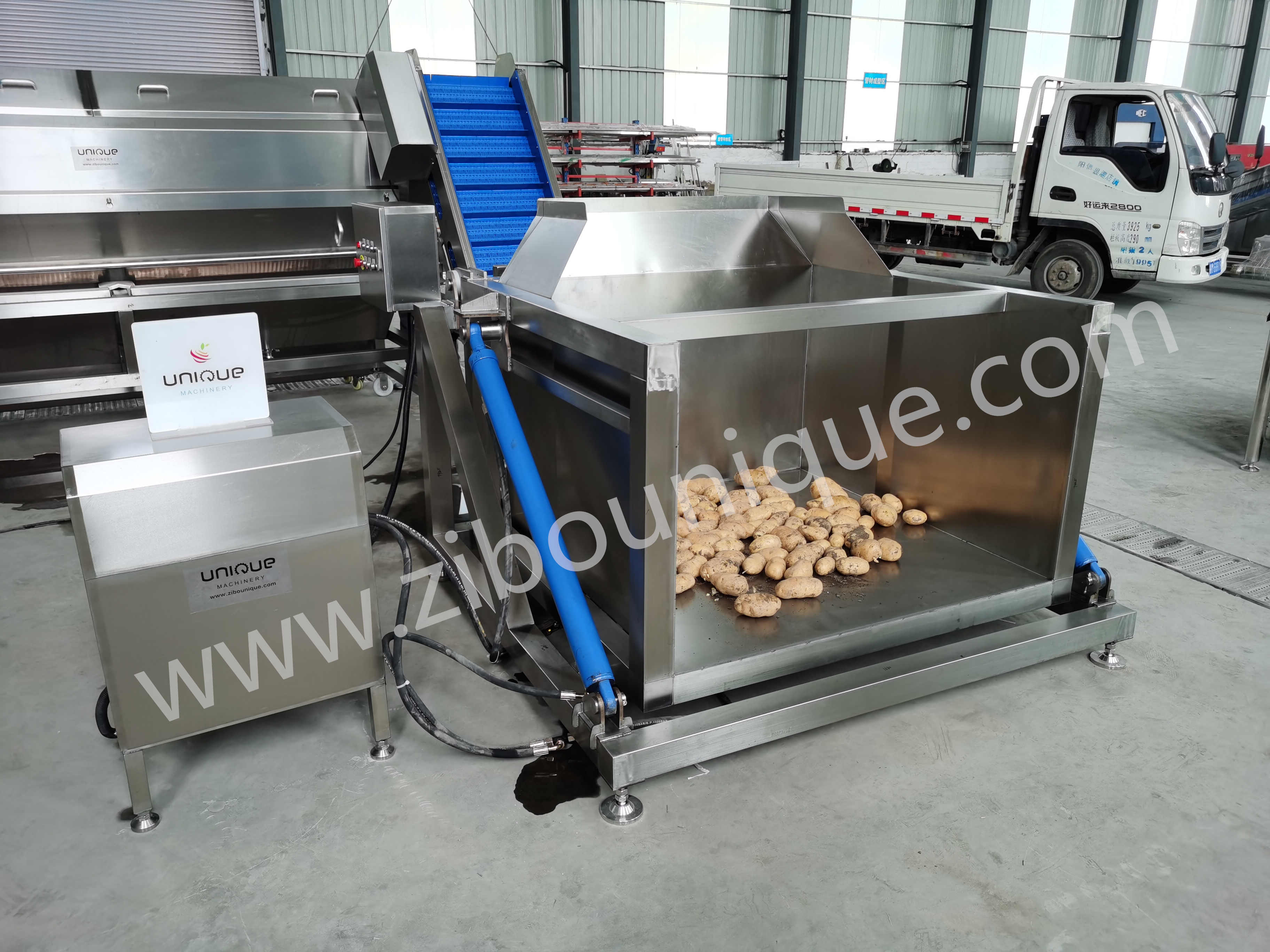 Hydraulic Tipping Machine for Hassle-Free Unloading of Root Vegetables and More