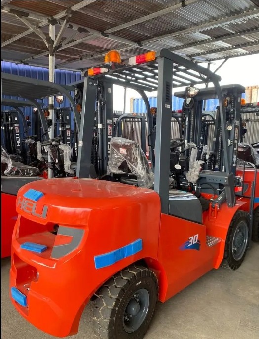 Heli New Powered Diesel Forklift 1.5 3 3 Ton 5 8 Ton 8 10 Ton With Bucket Glass Cab Rough Terrain Forklift