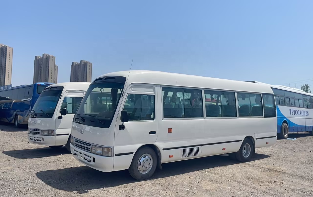 Good Condition Diesel Engine 30 Seater Toyota Coaster Bus for in Euro 3 Standard