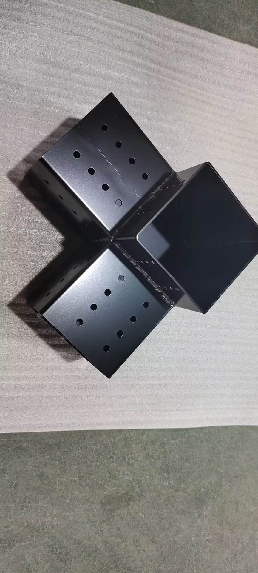 Electrophoretic Coating 3/4/5 Arm Pergola Corner Bracket for 4x4 Wood Posts