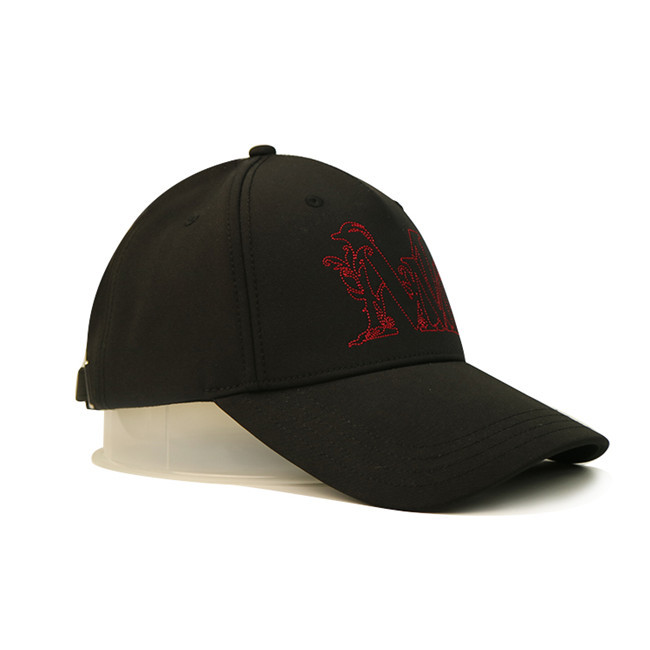 OEM ODM Solid Color Embroidered Baseball Caps For Adults Character Style