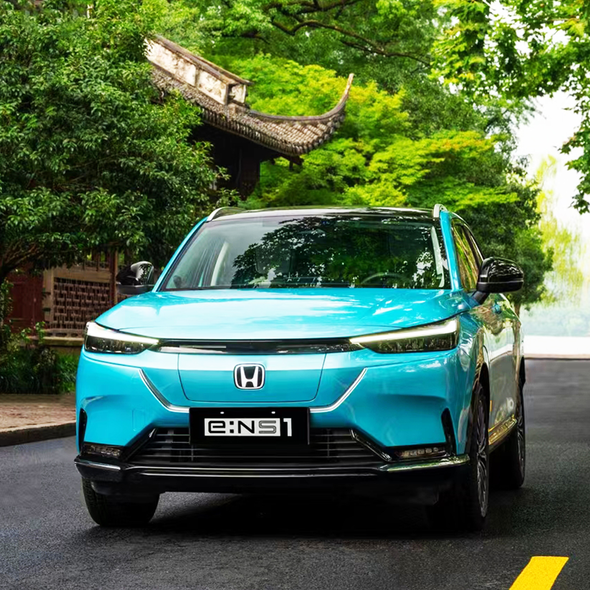 2023 Supply Dongfeng SUV 5 Seats Electric Car 66 Kwh Battery Capacity Fast Charging Secondhand for Europe Market