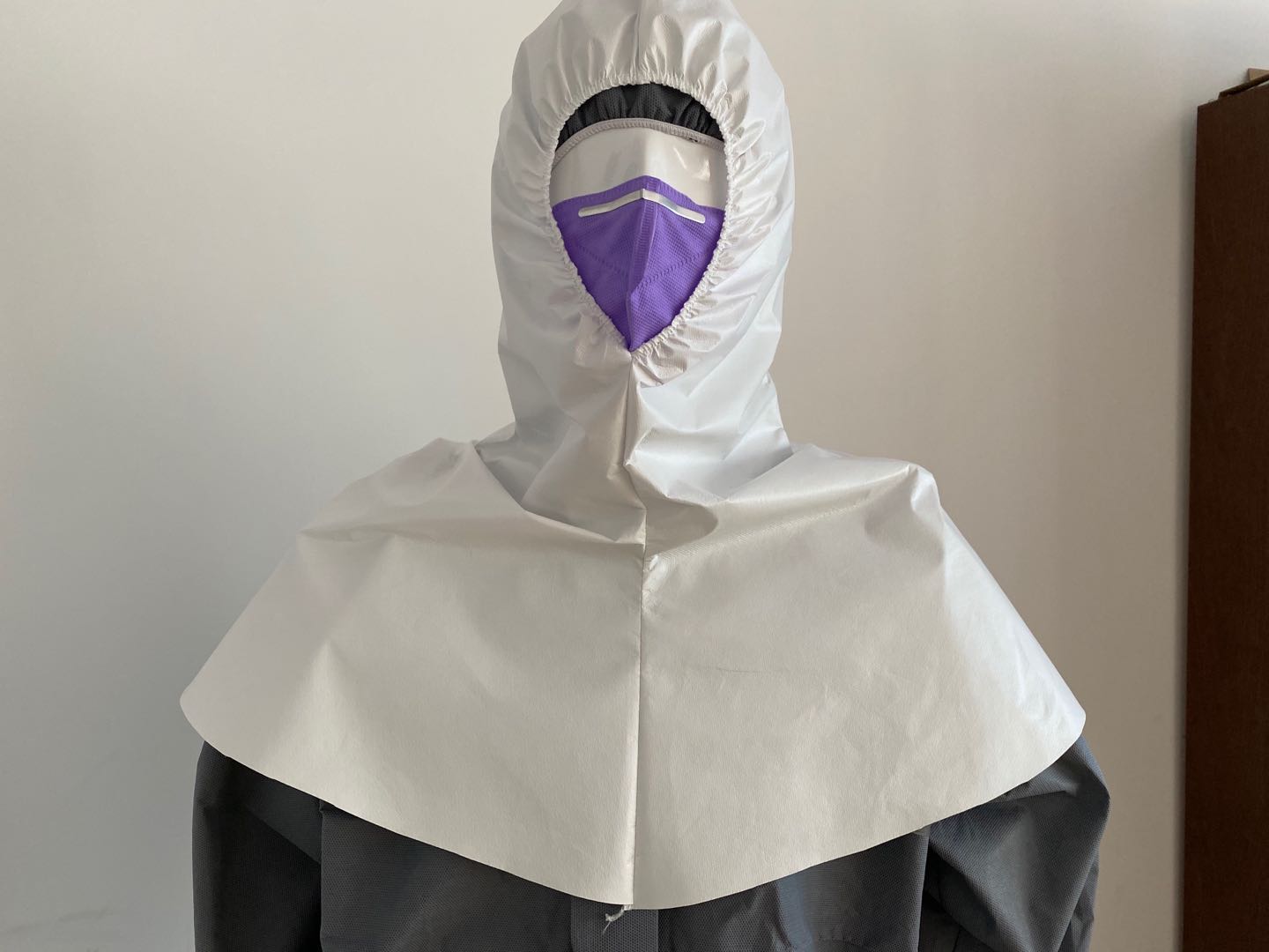 Non Woven Microporous Shoulder Cover Waterproof Hood Cover With Elastic Hood