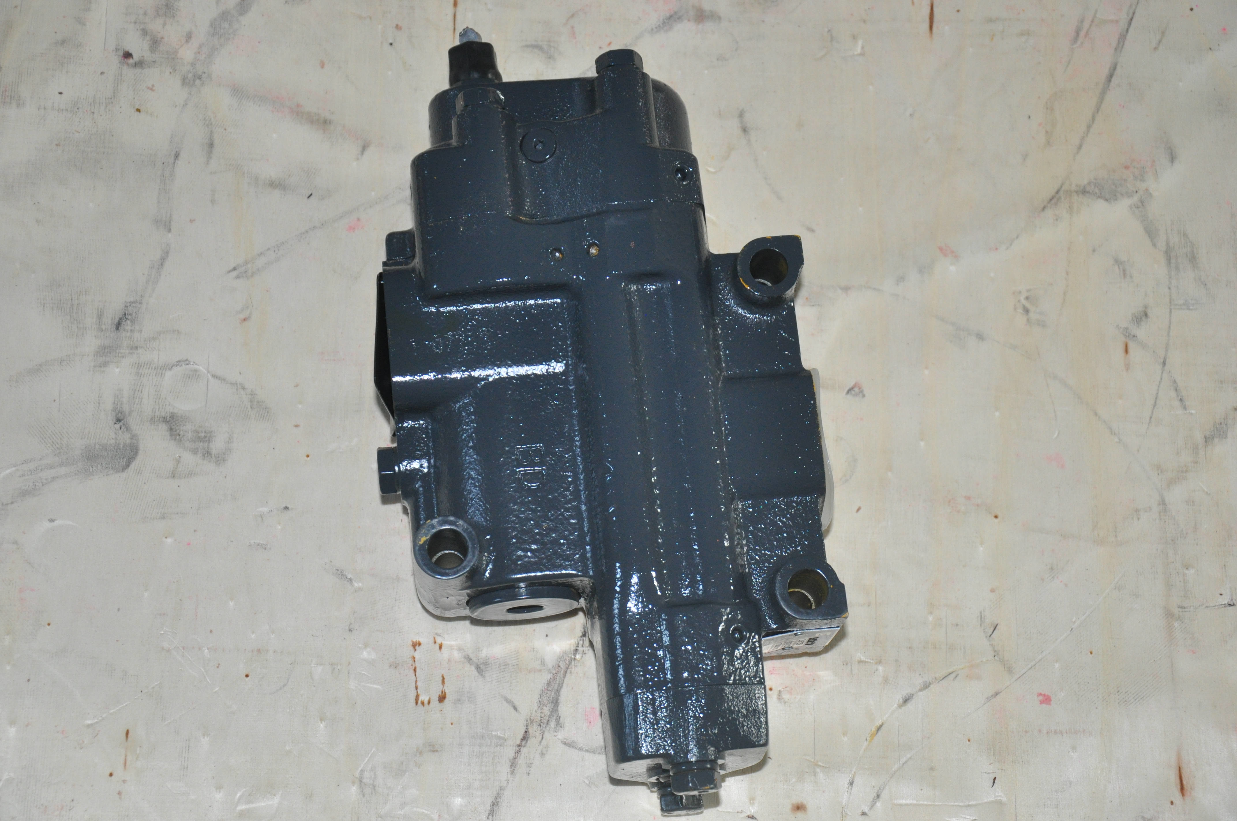 Liugong Clg862 Wheel Loader Engine Parts 12c0123 Flow Amplifying Valve