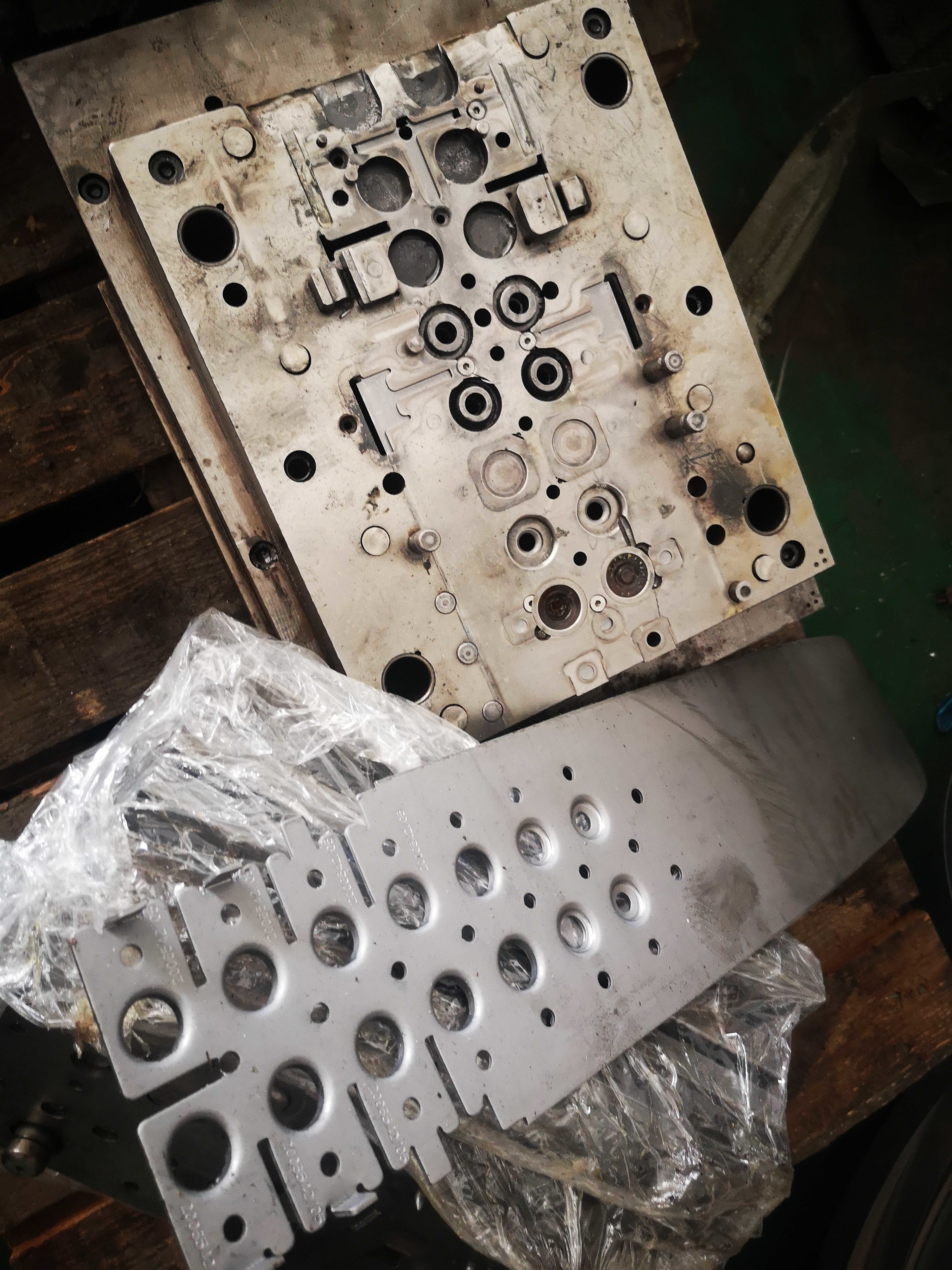 Custom Progressive Stamping Dies | High-Precision Metal Forming Tooling for Mass Production | Automotive & Electronics Applications