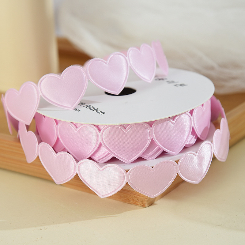 1.5cm*9m 2.5cm*9m Heart Shape Valentine's Day Polyester Gift Ribbon For Luxury Gift Packaging
