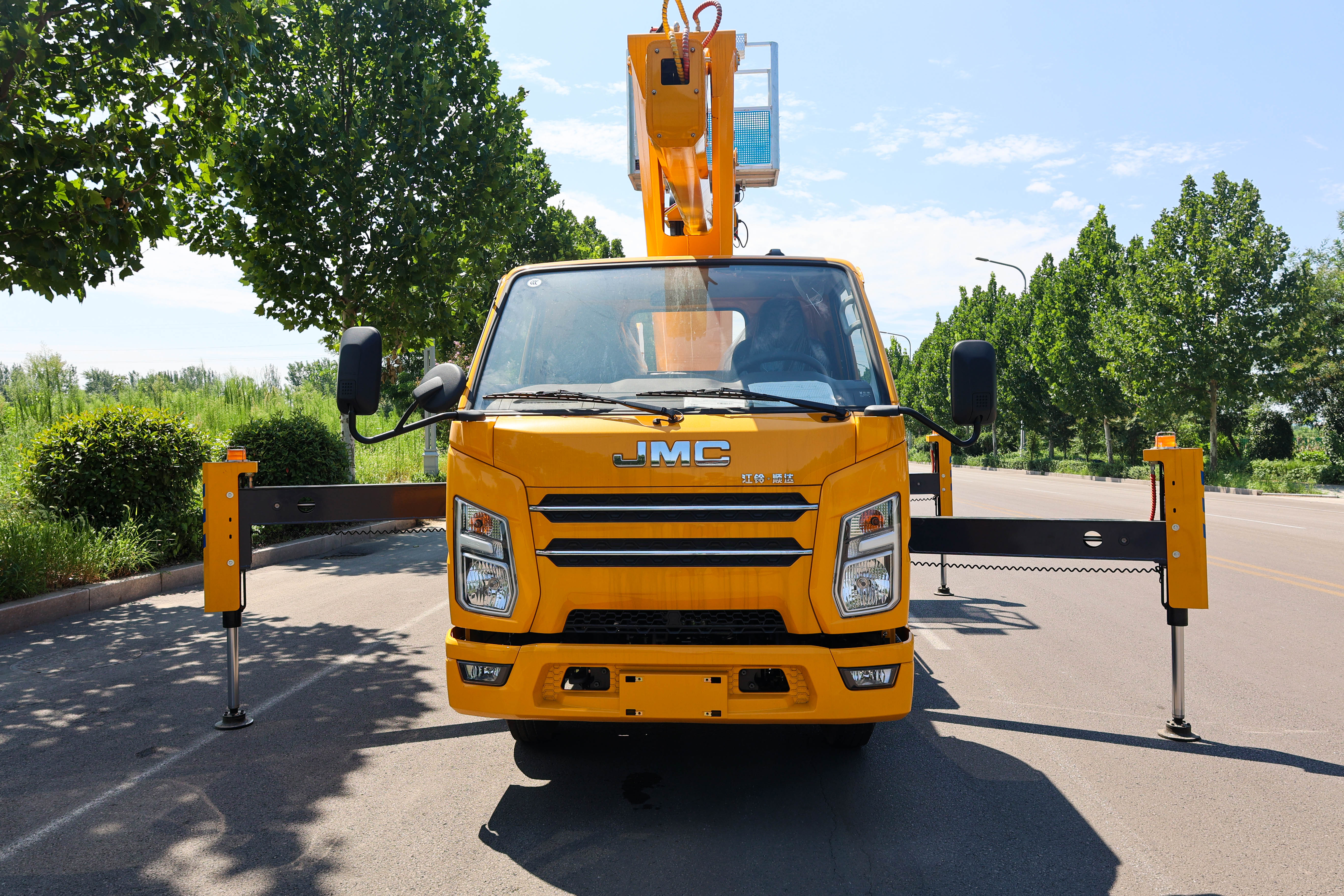 23m 27m 28m 30.5m customized telescopic boom man lift aerial work platform truck