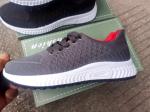 Ladies flyknit sport shoes