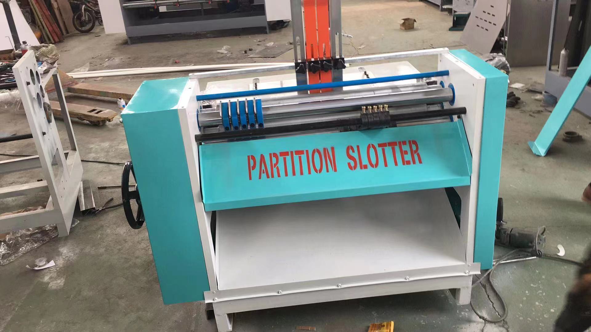 Small Slotter Assemble Machine for Corrugated Paper Board in Building Material Shops