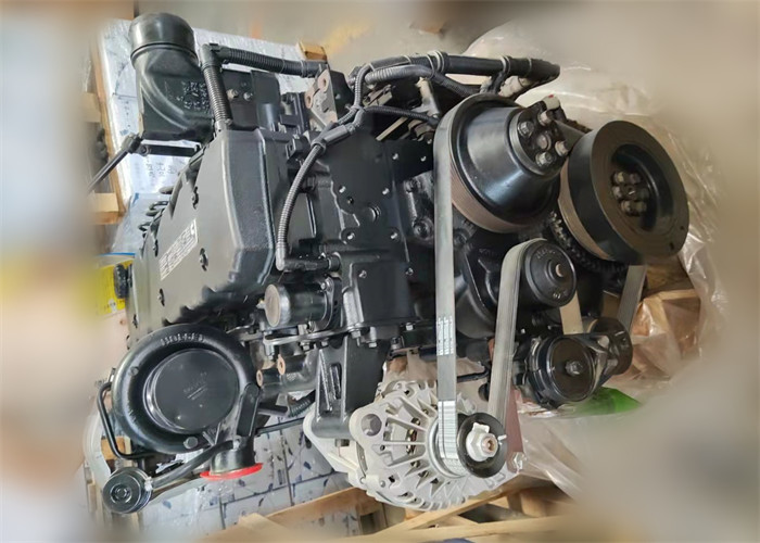 QSB6.7 Cummings 6 Cylinder Diesel Engine For Excavator PC200-8 Water Cooling