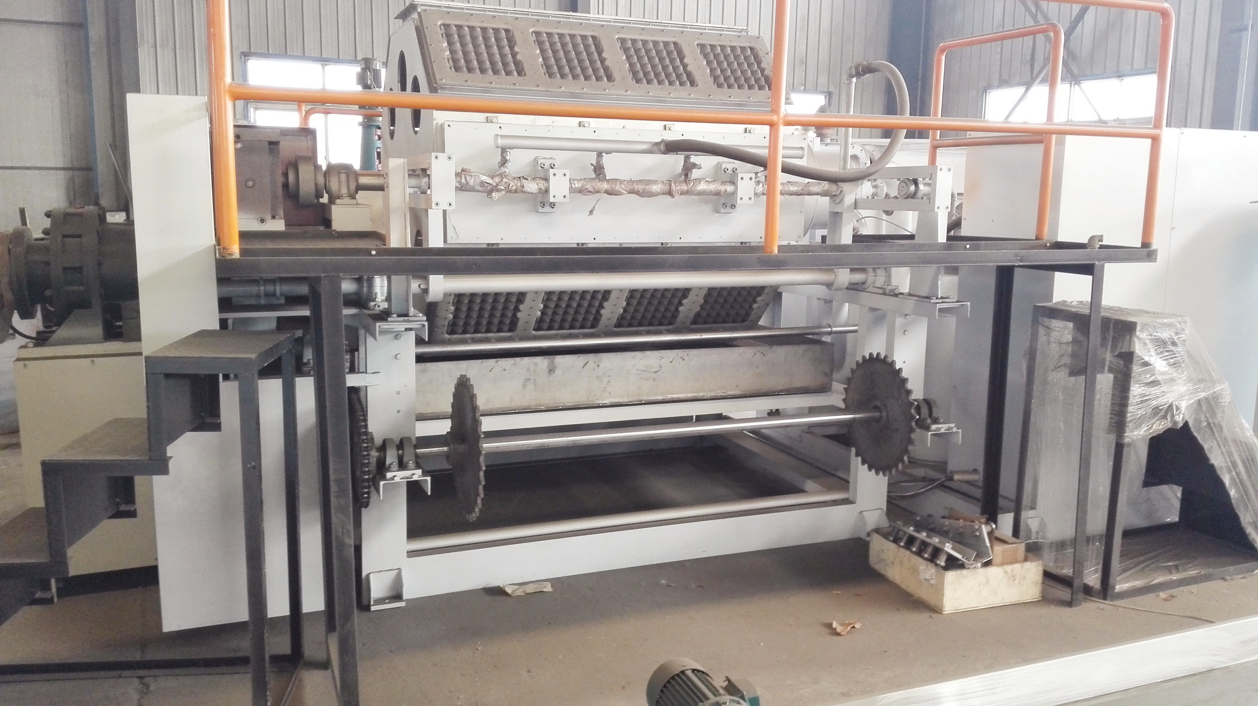 Rotary Paper Egg Tray Machine 2000-3000pcs/H Orange And Green Pulp Molding Machine For Paper Egg Carton / Tray Making