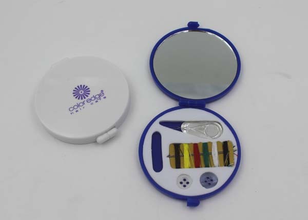Custom Logo Travel Size Mini Sewing Kit With Thread , Buttons , Needles , Pin