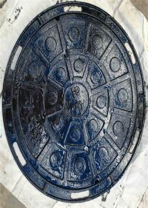 China Municipal Roads Sewer Manhole Cover Cast Iron Light Weight 100% Waterproof on sale