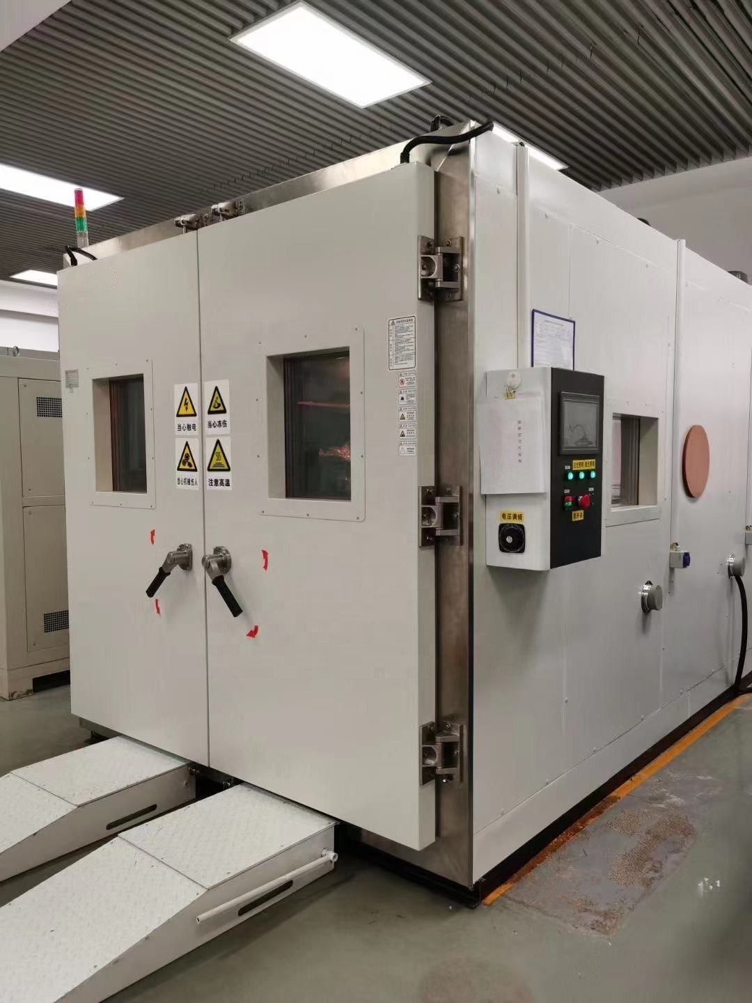 Custom Thermal Vacuum Chamber For Aerospace Industry Meeting Demands Of Extreme Environments