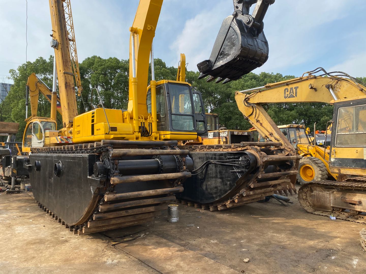 Directly Crawlerl Excavator Japan Long Boom Amphibious Pontoon Used Digger PC200 PC60